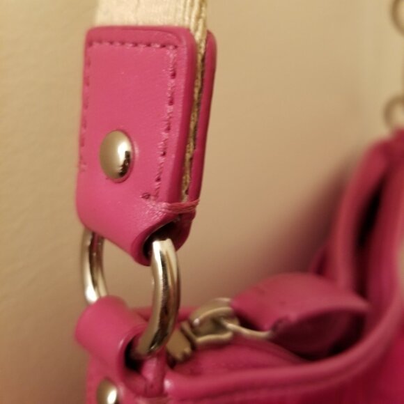 Coach Signature crossbody purse - Picture 11 of 12